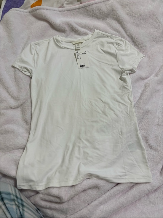 H&M Tops - White H&M t-shirt